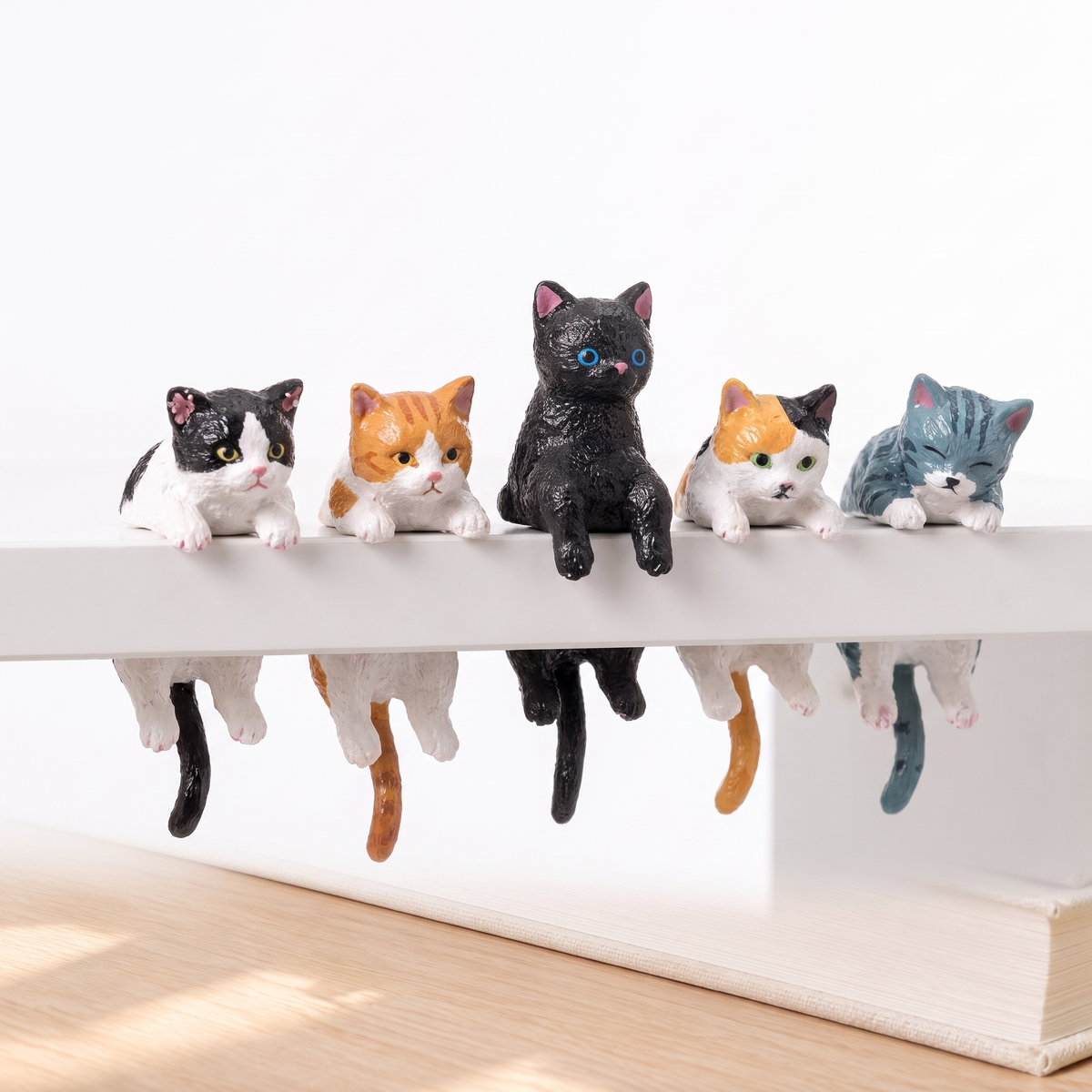 Cat Figurines – product view 1